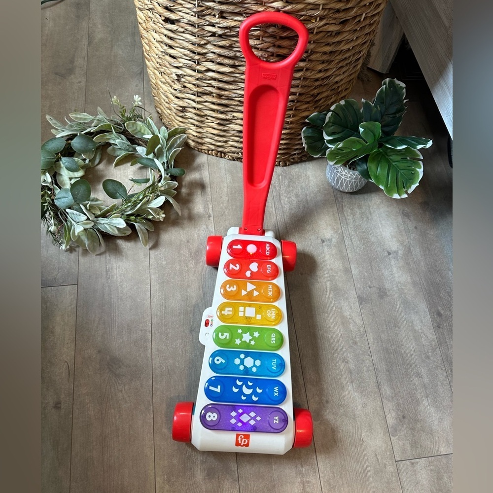 Fisher-Price Baby Learning Toy Giant Light-Up Xylophone, Pull-Along Musical